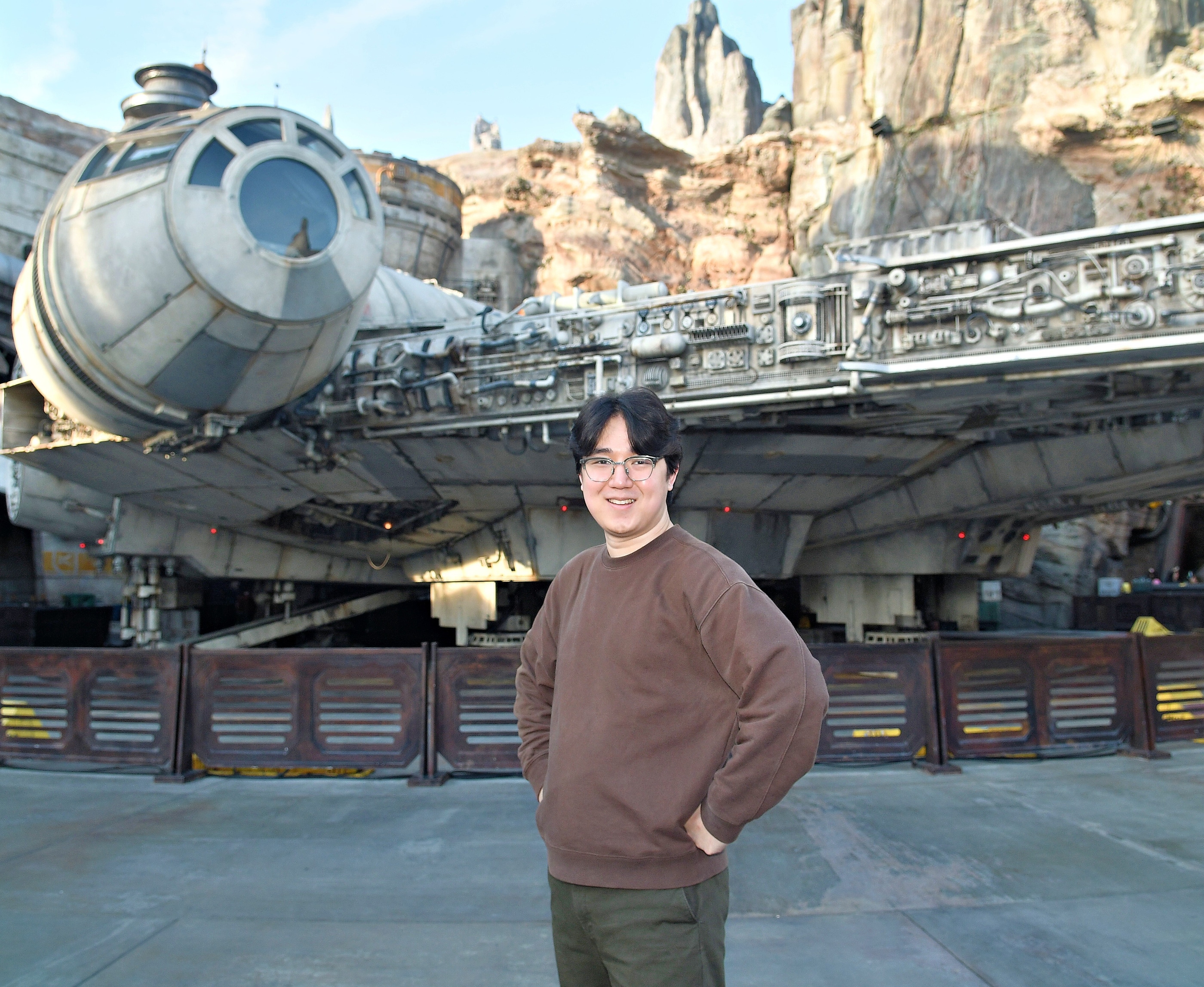 Minwoo Lee at Disneyland