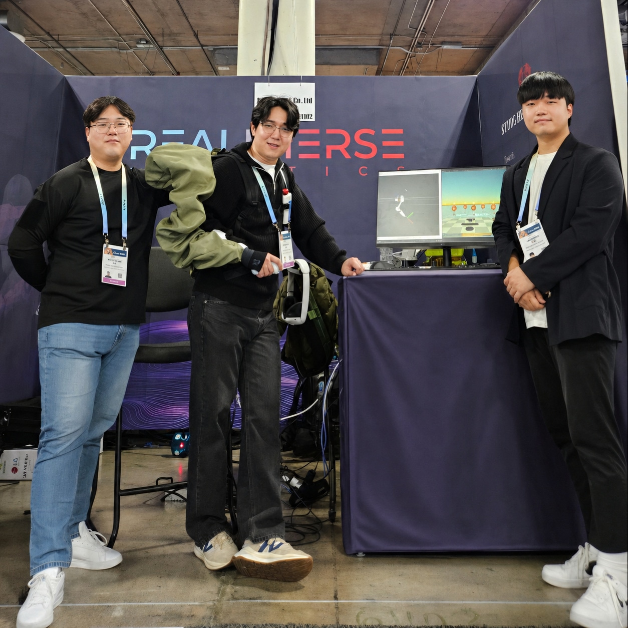 Minwoo Lee with the Realimerse team at a booth
